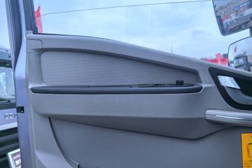 �й�����HOWO G5X 240���� 4X2 6.75�������ػ���ͼƬ