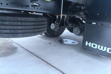 �й�����HOWO G5X 240���� 4X2 6.75�������ػ���ͼƬ