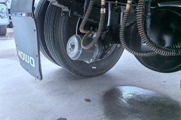 �й�����HOWO G5X 240���� 4X2 6.75�������ػ���ͼƬ