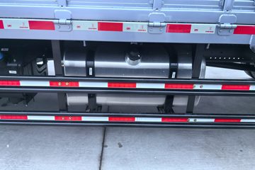 �й�����HOWO G5X 240���� 4X2 6.75�������ػ���ͼƬ