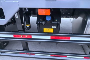 �й�����HOWO G5X 240���� 4X2 6.75�������ػ���ͼƬ