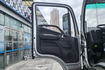 ���� ŷ��ARϵ 220���� 4X2 6.8����ʽ�ػ���ͼƬ