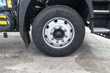 ���� ŷ��ARϵ 220���� 4X2 6.8����ʽ�ػ���ͼƬ