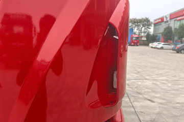���������콢KX ����ҫ�� 15.5L LNG 630���� 6X4 ����14�� ǣ����ͼƬ