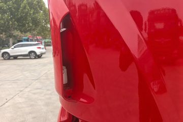 ���������콢KX ����ҫ�� 15.5L LNG 630���� 6X4 ����14�� ǣ����ͼƬ