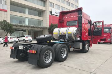���������콢KX ����ҫ�� 15.5L LNG 630���� 6X4 ����14�� ǣ����ͼƬ