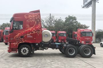 ���������콢KX ����ҫ�� 15.5L LNG 630���� 6X4 ����14�� ǣ����ͼƬ