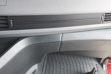 ���������콢KX ����ҫ�� 15.5L LNG 630���� 6X4 ����14�� ǣ����ͼƬ