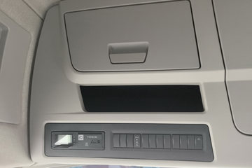 ���������콢KX ����ҫ�� 15.5L LNG 630���� 6X4 ����14�� ǣ����ͼƬ