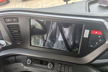 ���������콢KX ����ҫ�� 15.5L LNG 630���� 6X4 ����14�� ǣ����ͼƬ