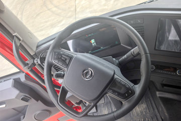 ���������콢KX ����ҫ�� 15.5L LNG 630���� 6X4 ����14�� ǣ����ͼƬ