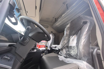 ���������콢KX ����ҫ�� 15.5L LNG 630���� 6X4 ����14�� ǣ����ͼƬ