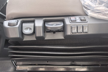 ���������콢KX ����ҫ�� 15.5L LNG 630���� 6X4 ����14�� ǣ����ͼƬ