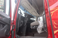 东风天龙旗舰KX 新嵘耀版 15.5L LNG 630马力 6X4 东风14档 牵引车