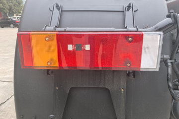 ���������콢KX ����ҫ�� 15.5L LNG 630���� 6X4 ����14�� ǣ����ͼƬ