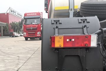 ���������콢KX ����ҫ�� 15.5L LNG 630���� 6X4 ����14�� ǣ����ͼƬ