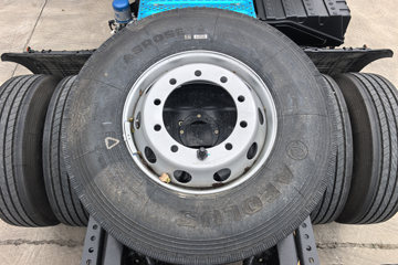 ���������콢KX ����ҫ�� 15.5L LNG 630���� 6X4 ����14�� ǣ����ͼƬ
