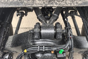 ���������콢KX ����ҫ�� 15.5L LNG 630���� 6X4 ����14�� ǣ����ͼƬ