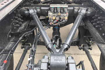 ���������콢KX ����ҫ�� 15.5L LNG 630���� 6X4 ����14�� ǣ����ͼƬ