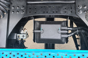 ���������콢KX ����ҫ�� 15.5L LNG 630���� 6X4 ����14�� ǣ����ͼƬ