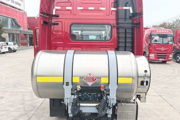 ���������콢KX ����ҫ�� 15.5L LNG 630���� 6X4 ����14�� ǣ����ͼƬ