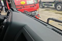 东风福瑞卡F6 155马力 4X2 平板运输车