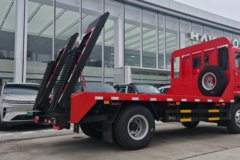 东风福瑞卡F6 155马力 4X2 平板运输车