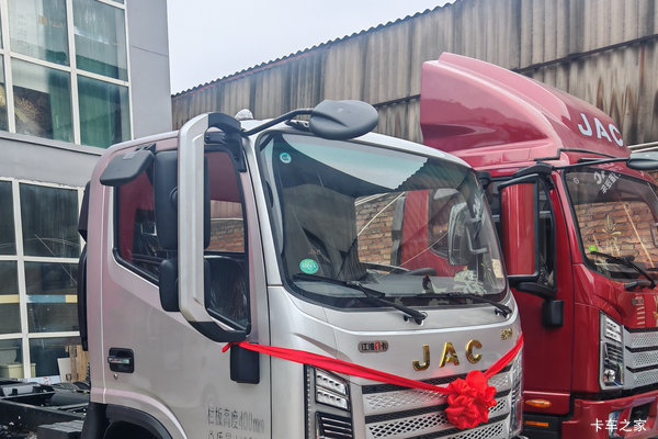 购骏铃A7载货车 享高达0.5万优惠