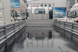 骏铃A6&nbsp;载货车上装                                                图片