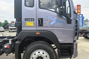 ����HOWO G5X 4.6L���� 240���� 4X2 �й�����10�� 5.2���Ű������ػ���ͼƬ