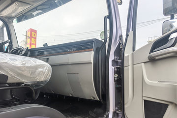 ����HOWO G5X 4.6L���� 240���� 4X2 �й�����10�� 5.2���Ű������ػ���ͼƬ