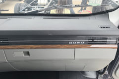 重汽HOWO G5X 4.6L柴油 240马力 4X2 中国重汽10档 5.2米排半栏板载货车