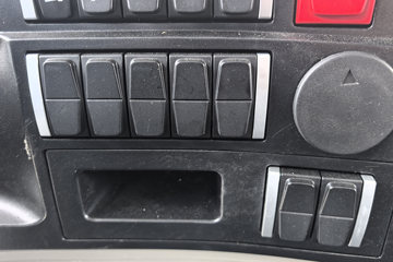 ����HOWO G5X 4.6L���� 240���� 4X2 �й�����10�� 5.2���Ű������ػ���ͼƬ