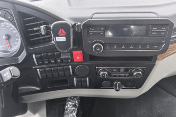 ����HOWO G5X 4.6L���� 240���� 4X2 �й�����10�� 5.2���Ű������ػ���ͼƬ