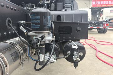 ����HOWO G5X 4.6L���� 240���� 4X2 �й�����10�� 5.2���Ű������ػ���ͼƬ