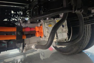 Զ������F3E 2025���ǻ۰� Һɲ 3.82�׵��Ŵ��綯����΢�� ����ʱ��56kWhͼƬ