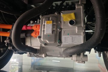 Զ������F3E 2025���ǻ۰� Һɲ 3.82�׵��Ŵ��綯����΢�� ����ʱ��56kWhͼƬ