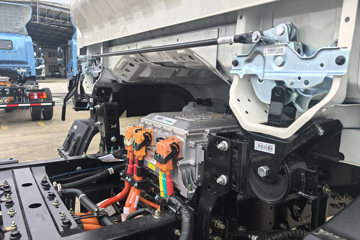 ����HOWO�Ῠ���� 4.15�׵��Ŵ��綯��ʽ�Ῠ �й�����100.87kWhͼƬ