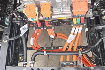 ����HOWO�Ῠ���� 4.15�׵��Ŵ��綯��ʽ�Ῠ �й�����100.87kWhͼƬ