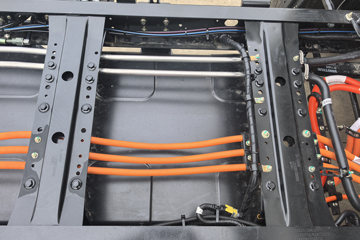 ����HOWO�Ῠ���� 4.15�׵��Ŵ��綯��ʽ�Ῠ �й�����100.87kWhͼƬ