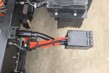 ����HOWO�Ῠ���� 4.15�׵��Ŵ��綯��ʽ�Ῠ �й�����100.87kWhͼƬ