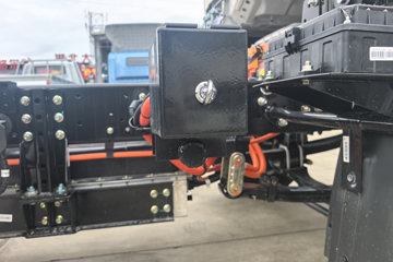 ����HOWO�Ῠ���� 4.15�׵��Ŵ��綯��ʽ�Ῠ �й�����100.87kWhͼƬ