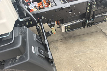 ����HOWO�Ῠ���� 4.15�׵��Ŵ��綯��ʽ�Ῠ �й�����100.87kWhͼƬ