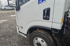 上汽跃进 大拿T1 天行版 4X2 4.09米单排纯电动冷藏车 宁德时代100.07kWh