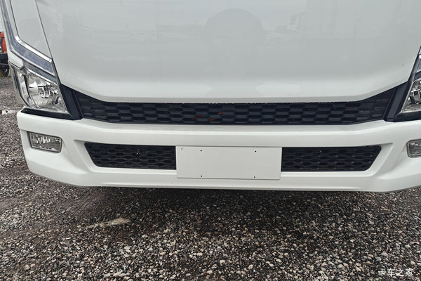 上汽跃进 大拿T1 天行版 4X2 4.09米单排纯电动冷藏车 宁德时代100.07kWh