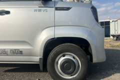 福田祥菱V5 2L汽油 139马力 东安5档 2.7米双排栏板微卡