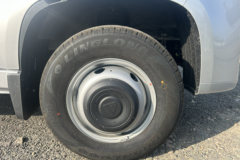 福田祥菱V5 2L汽油 139马力 东安5档 2.7米双排栏板微卡