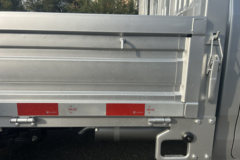 福田祥菱V5 2L汽油 139马力 东安5档 2.7米双排栏板微卡