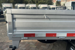 福田祥菱V5 2L汽油 139马力 东安5档 2.7米双排栏板微卡