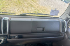 远程 星智H9M 智运版 4.5T 4.1米单排甲醇插电式增程混合动力仓栅式轻卡81.14kWh